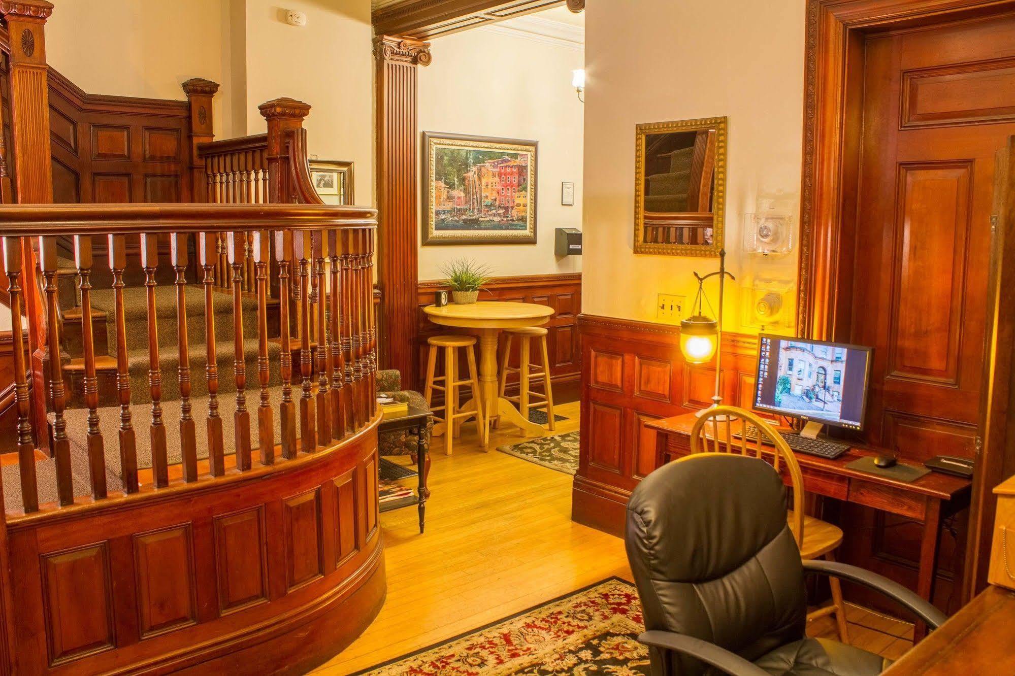 Beacon Inn 1087 Brookline Ngoại thất bức ảnh