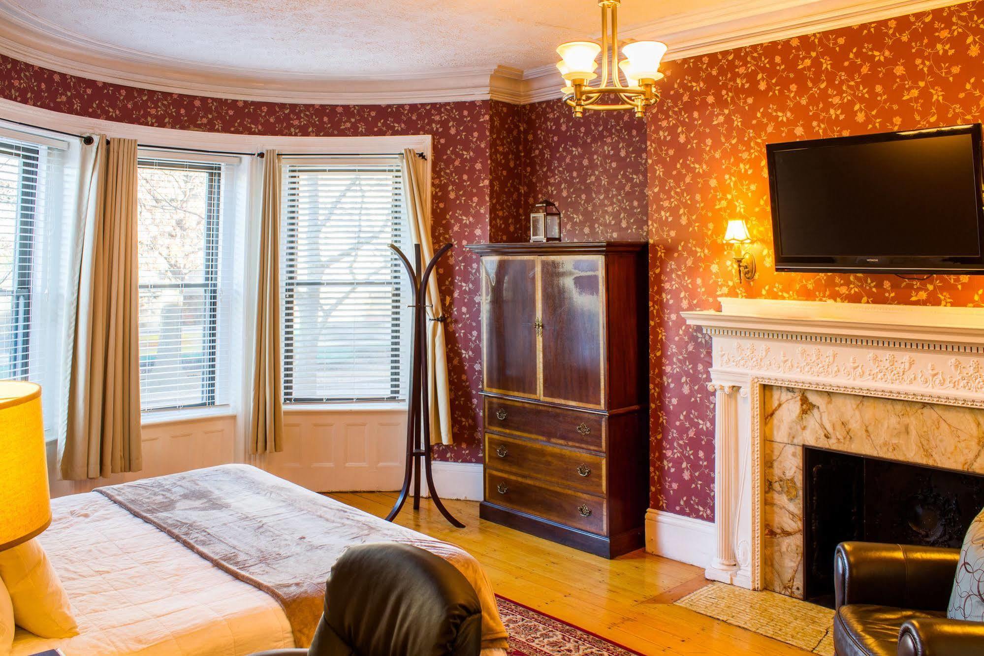 Beacon Inn 1087 Brookline Ngoại thất bức ảnh